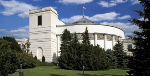 Jak oskubać uzależnionych hazardzistów? Poselski patent  legislacyjny.