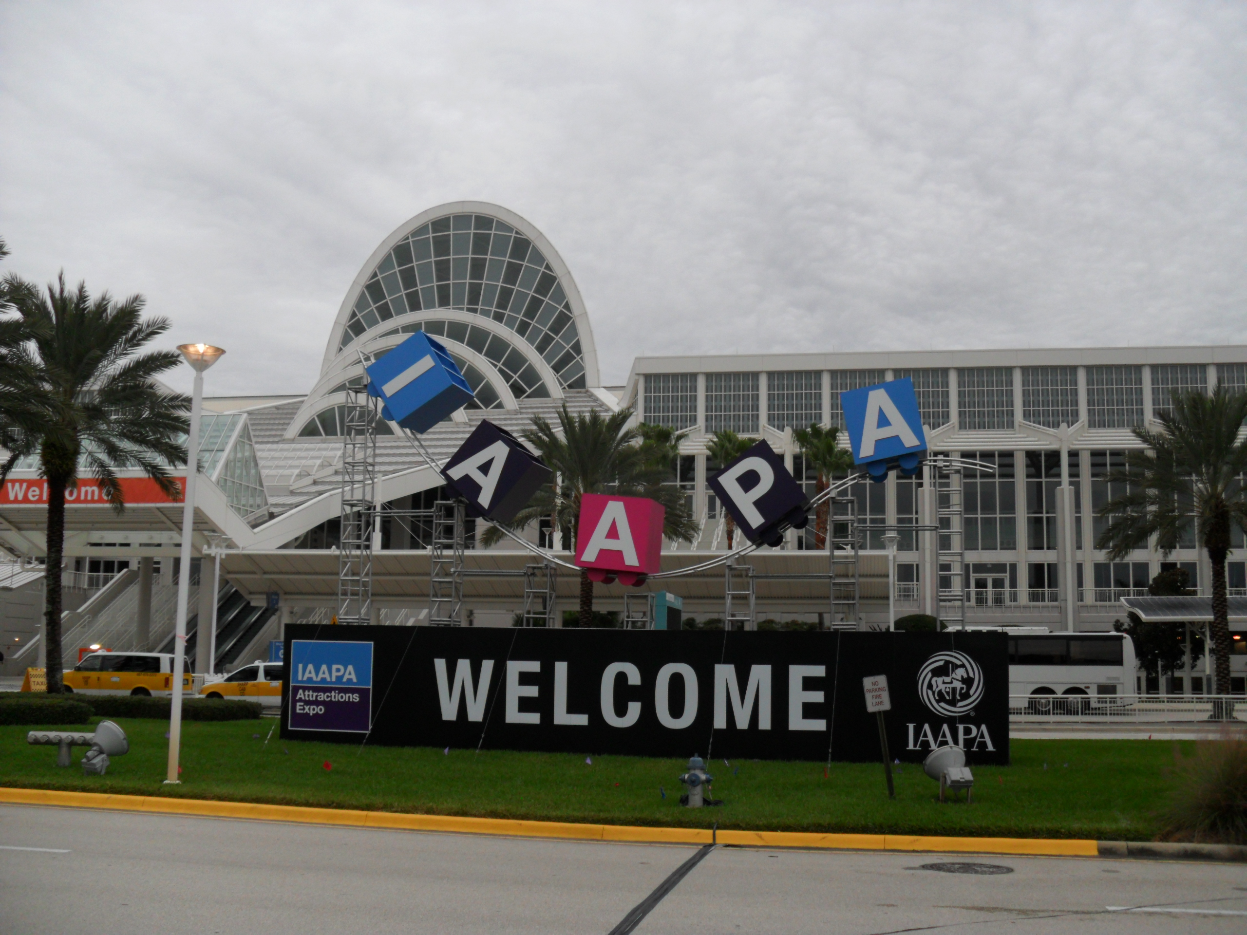 IAAPA 2016 na filmie Plush Time Vlogs