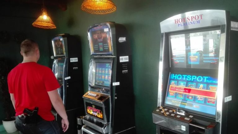 Policja i celnicy walczą z hazardem