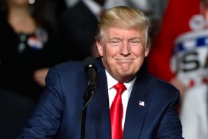 Orędzie Trumpa zaogniło sytuację. Spory wokół rynków prognoz w USA