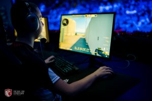 Kto obstawia rozgrywki esportowe? Najnowsze dane wskazują na zmiany