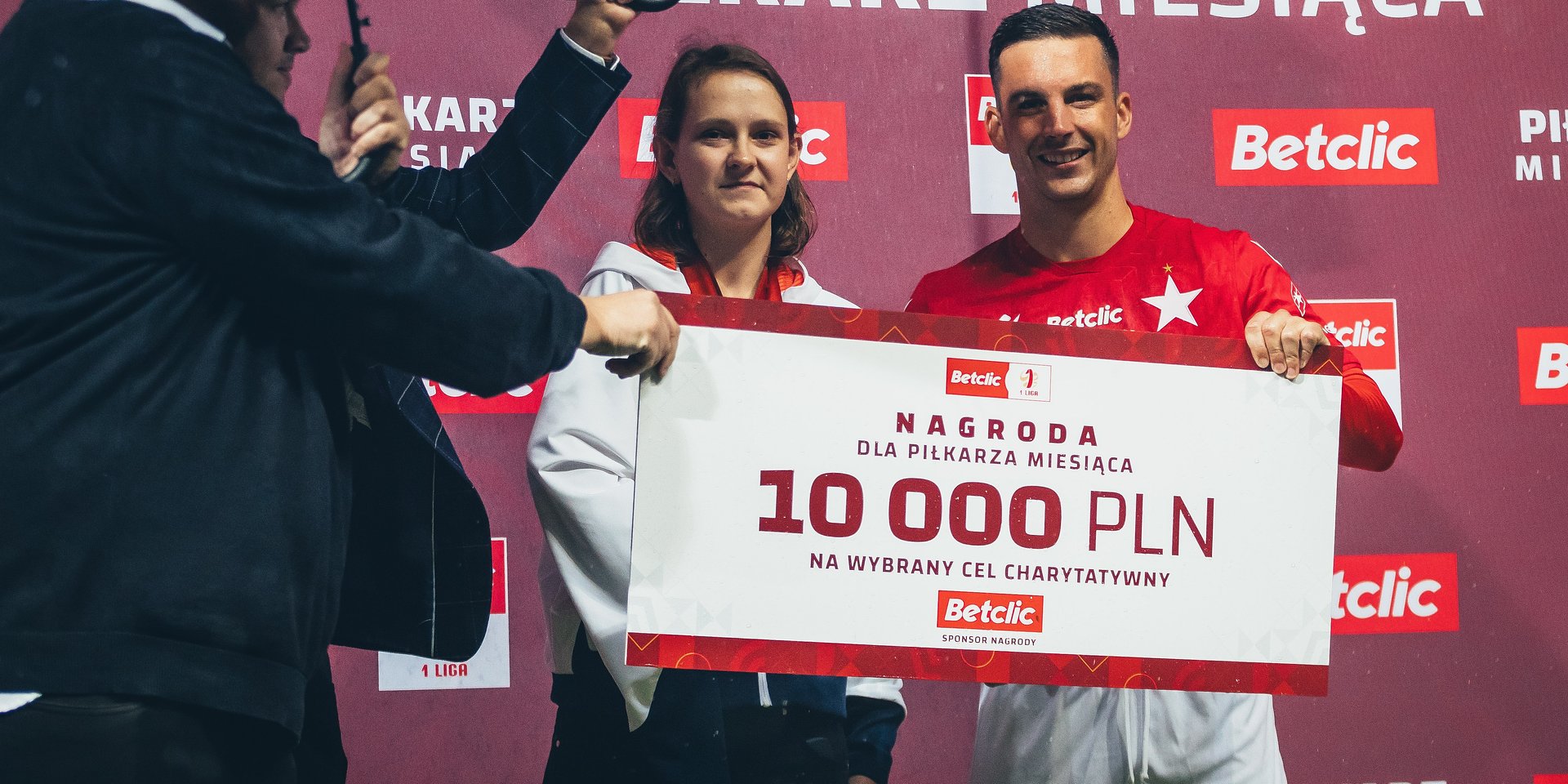 &#8222;FORBG&#8221; beneficjentem nagrody dla piłkarza miesiąca Betclic 1. Ligi