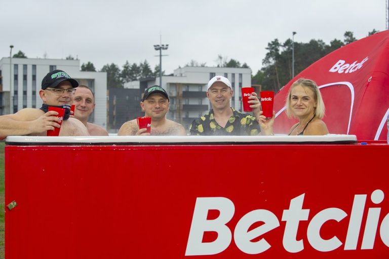 Chcesz obejrzeć mecz w jacuzzi na stadionie? Betclic ruszył z wyjątkowym projektem