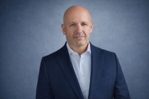 Adam Bąkowski nowym General Managerem Fortuny. Koniec dekady Konrada Komarczuka