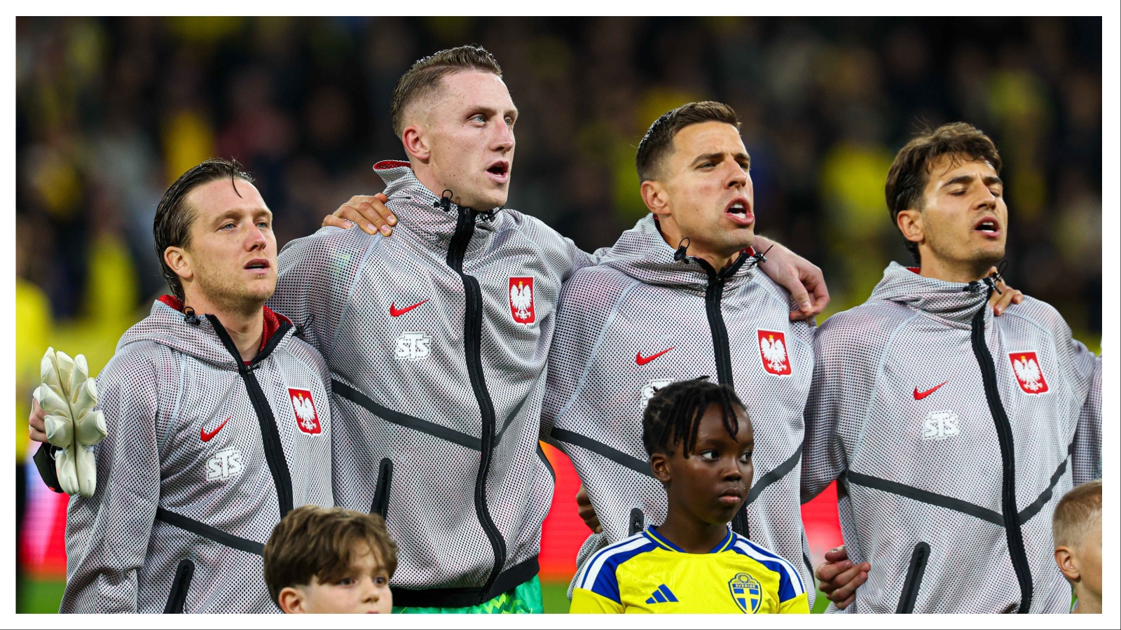 Bukmacher bez szwedzkiej licencji na dresach reprezentacji Polski. Czy doszło do złamania prawa? Mamy odpowiedź regulatora